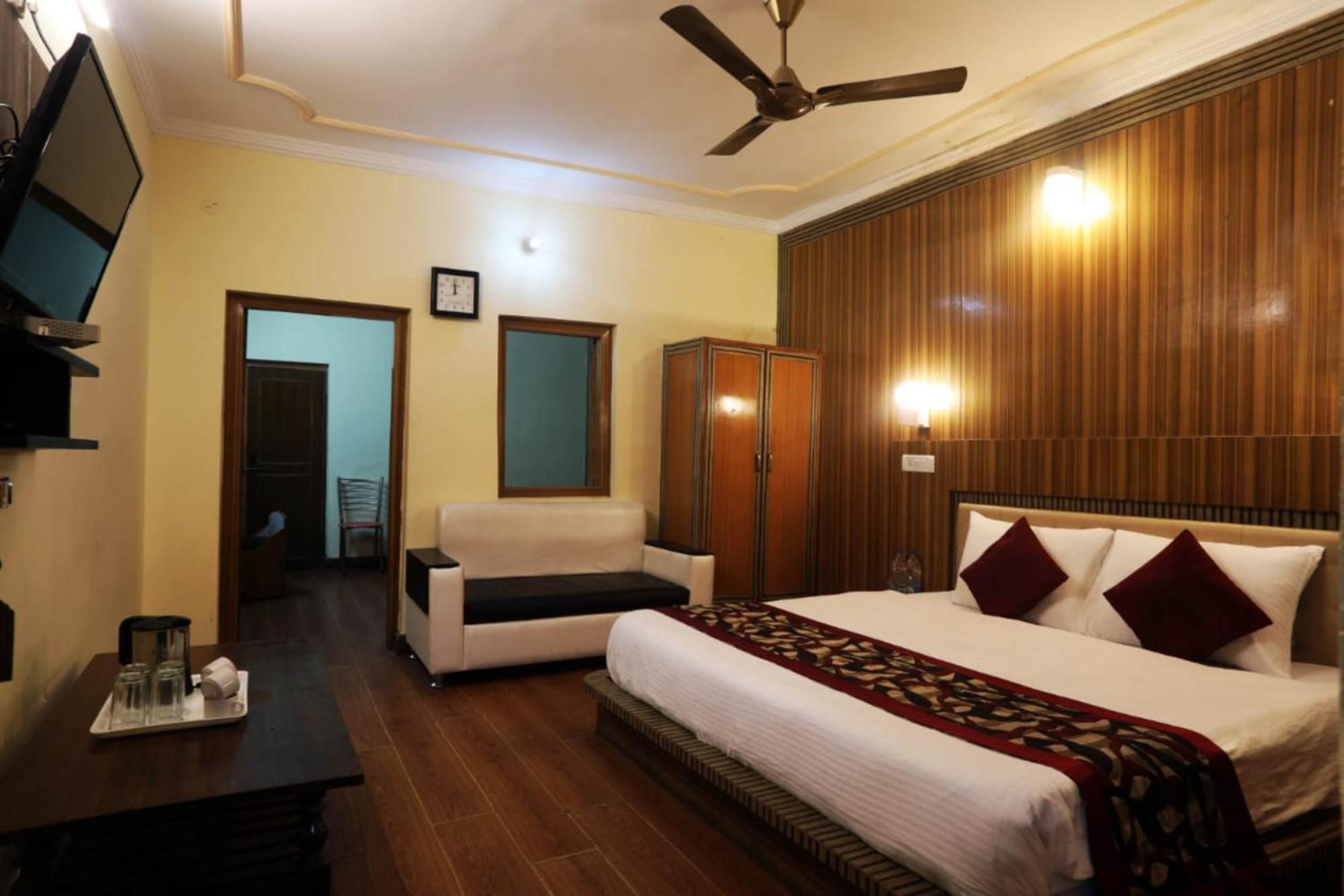 Goroomgo Moon Nainital Near Naini Lake - Parking & Lift Facilities -Hygiene And Spacious Room - Best Seller Exterior foto